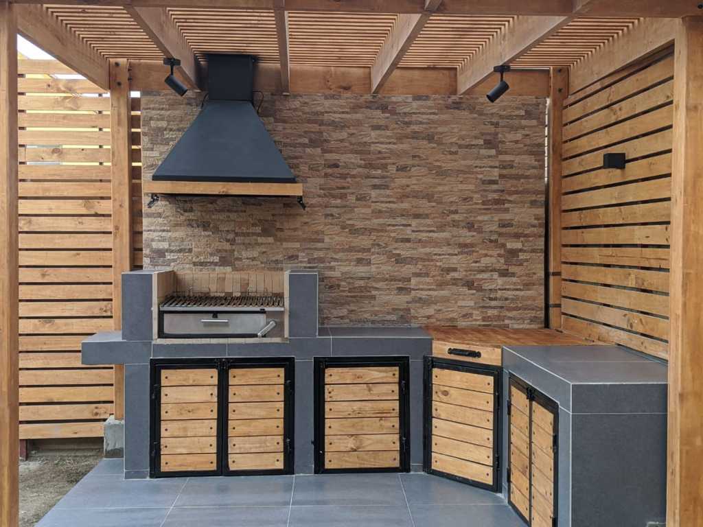 Cobertizos de pino nacional hecho a medida